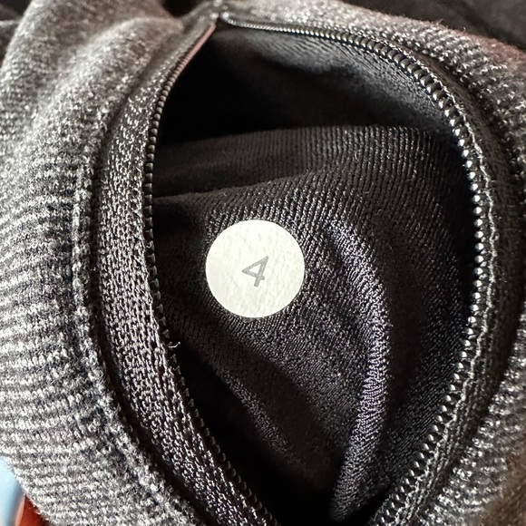 Lululemon Stride Jacket Size 4 - Picture 9 of 10